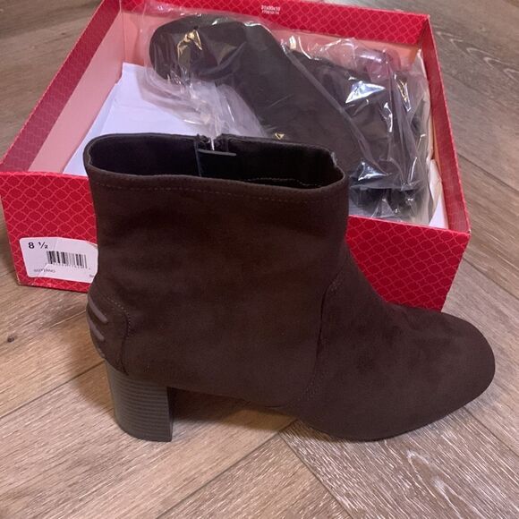 NIB Kelly & Katie Sottano Booties - Picture 2 of 6